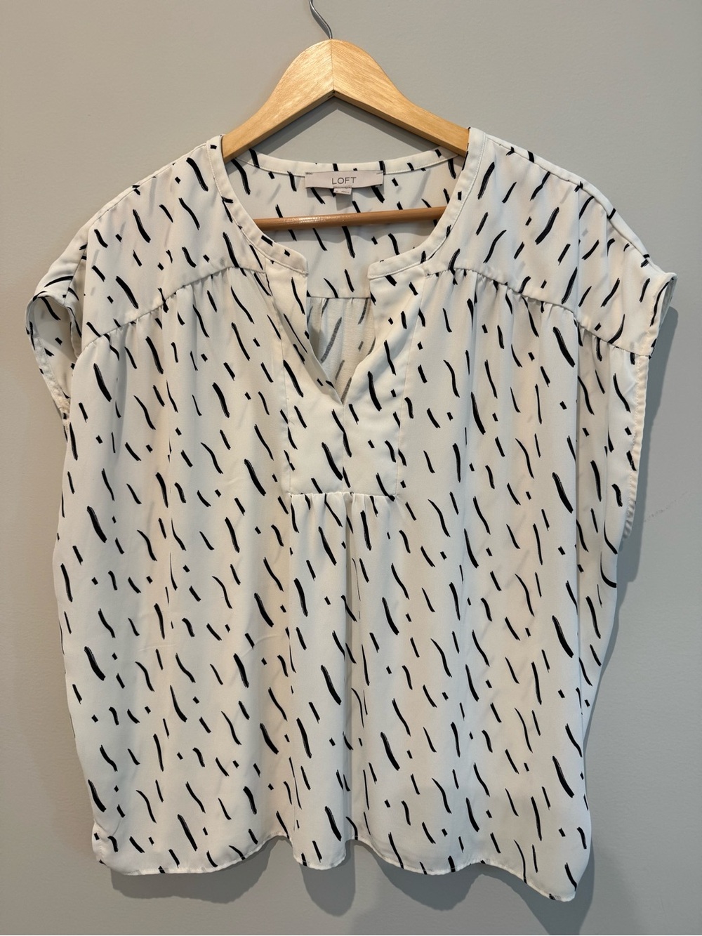 LOFT White Split-Neck Printed Cap-Sleeve Top, XL